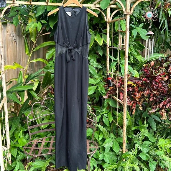 green emerald velvet dress SAKS FIFTH AVENUE Size 6 Black Rhinestone Trim Gown & Cropped Jacket E   Sui Generis Designer Consignment